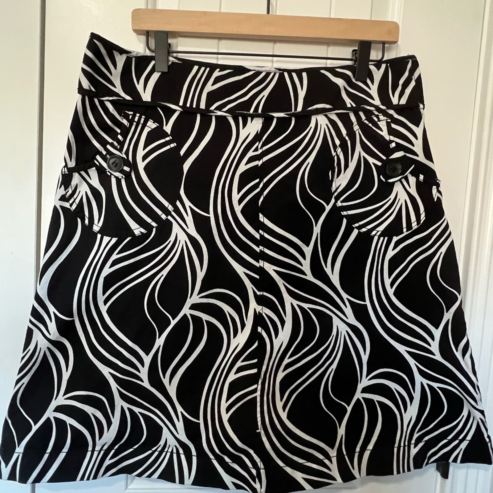 H&M Womens Skirt A Line Front And Back Pockets Stretchy Black & White Us Size 4
